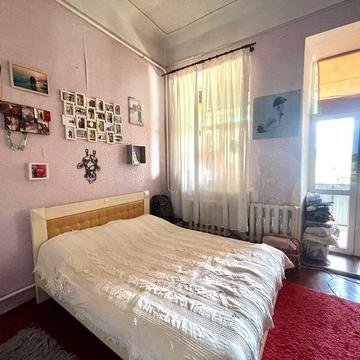 Продам двокімнатну квартиру в центрі Бродів
