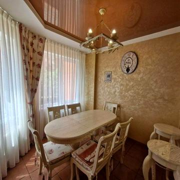 Таирова  Продам трехкомнатную квартиру   с ремонтом