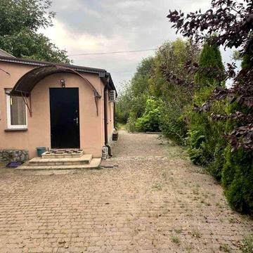Продам автономную,отдельную половину дома в Дергачах,ул. Каштанова 6а.