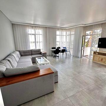 Продаж будинку 415 м2 Обухівський район м. Українка Риф. Ріка Дніпро