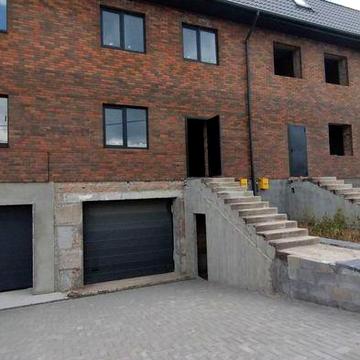 Таунхаус на 3 поверхи з гаражем та бомбосховищем