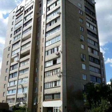 ВПЕРШЕ. 3 кімнатна. Оболонський проспект,  49.