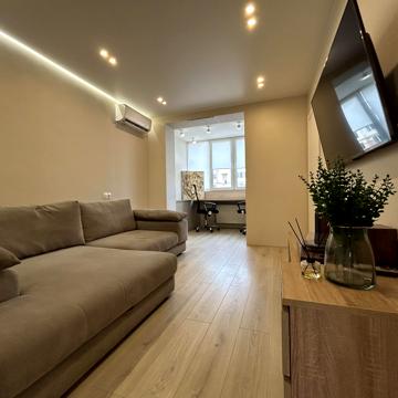 Миру вул., 46