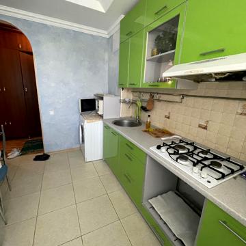 Запорізька вул., 4
