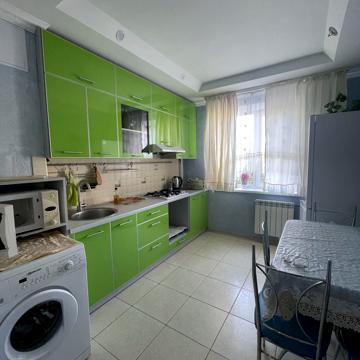 Запорізька вул., 4