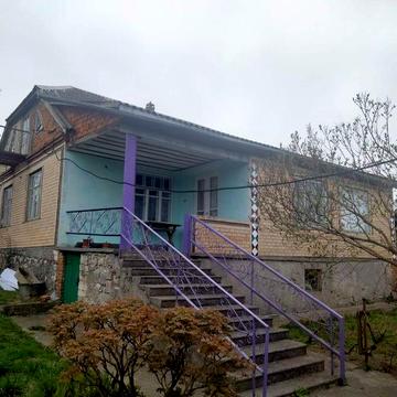 Будинок біля міста