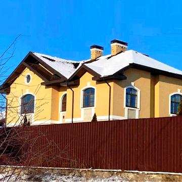 Действительно особняк премиум-класса. Первое поле на Малой Даниловке
