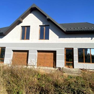 Будинок на дві сім’ї, 288 м², 2 входи, гараж, 7 соток