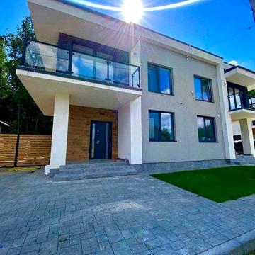 Продаж котедж спарка біля лісу околиця Львів Солонка