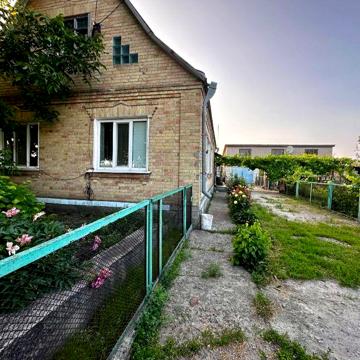 Продам будинок  зі зручностями в смт.Гребінки/Є-відновлення