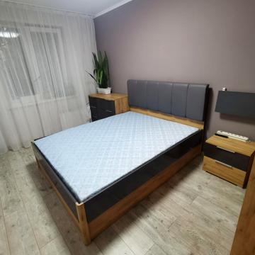 Олександра Довженка вул., 3