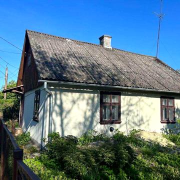 Ділянка з будинком в центрі міста Жидачів