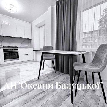 Продам 2-кім квартиру VIP-КЛАСУ, на другому поверсі