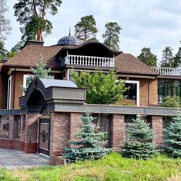 Оборони Києва вул., 1