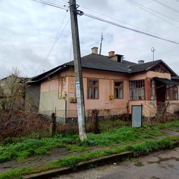 М.Новоселиця. Продається будинок (центр)