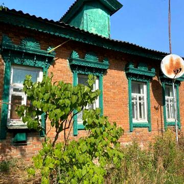 Продаж 1/2 будинку з зімельною ділянкою