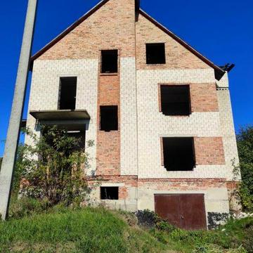 Продам будинок в селі Забороль.