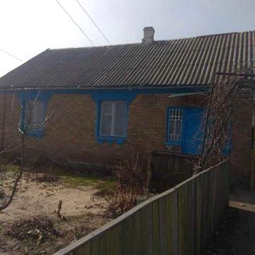 Будинок у селі Лютіж