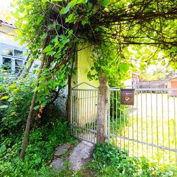 Продам будинок з земельною ділянкою 70 соток в с  Грушвиця Друга