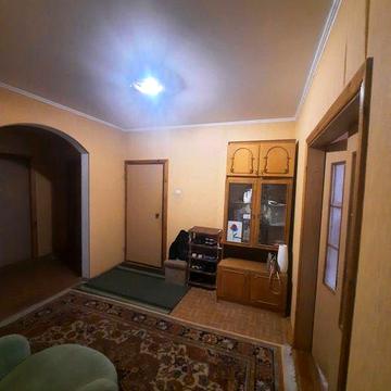3-к. Драгоманова 12. Закрита територія. Хол. Велика кім. - 25 кв. м.