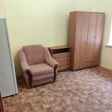 Івана Мазепи просп. (Петровського), 11