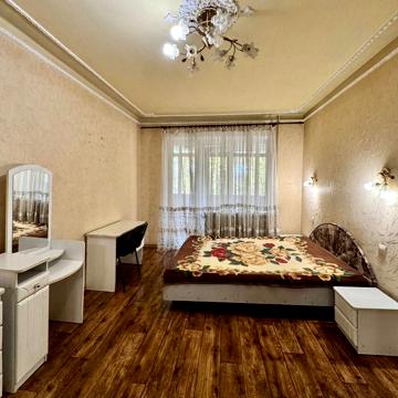 Сімї Глодан вул., 23