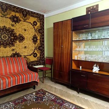 Медової Печери вул. (), 10