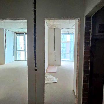 Велика 1 кім квартира з чорновим ремонтом, озеро ЖК Manhattan