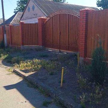 Продам дом в селе Калиновка, участок 14 соток, первая улица от речки