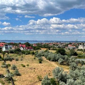 2-кімнатна квартира в новому зданому будинку біля озера та моря!