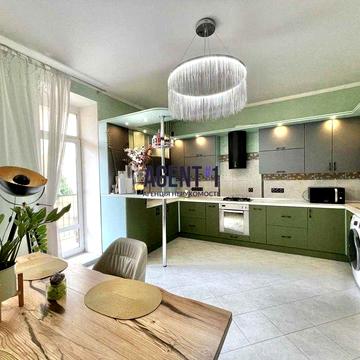 Продаж квартири ЖК Чайка, 2-кімн. 102 кв.м., вул. Лобановського, 21 ЖК Чайка