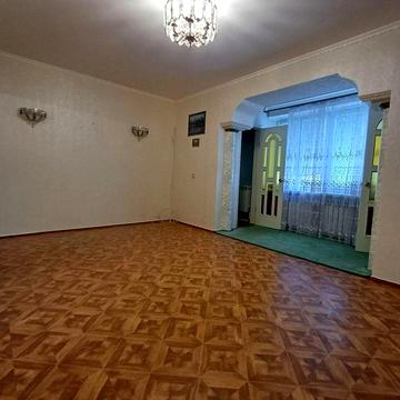 Продаж 4х кімнатної квартири, сахзавод