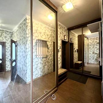 Метро Чернігівська. Оренда 3х.кім. Хоткевича 8