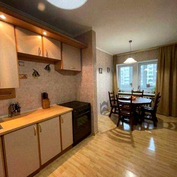 Продаж 3 к. квартири Володимира Івасюка 22
