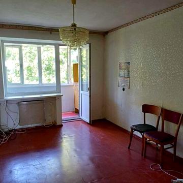 Продаж 2 к. квартири, вул. Комарова