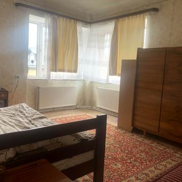 Володимира Антоновича вул. (), 66