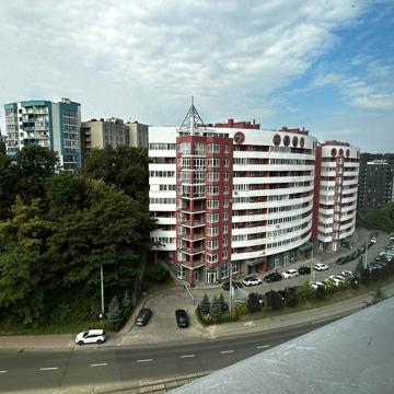 Василя Стуса вул. (), 51-53
