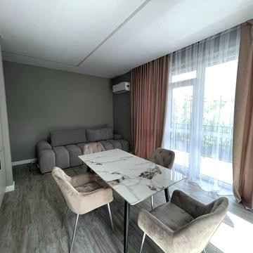 Продаж однокімнатної квартири в новобудові. Поруч з центром міста ЖК Сенк