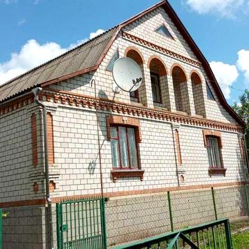 будинок з земельною ділянкою