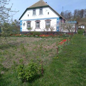 Продається затишний будинок смт Ладан