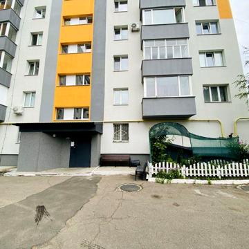 Продаж однокімнатної квартири в цегляному будинку, вул. Чигиринська.