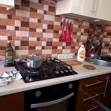 Оренда квартири в центрі міста на довгий термін .