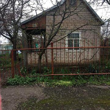 Продається дачна ділянка з будинком