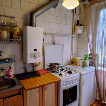 Космонавтів просп., 40