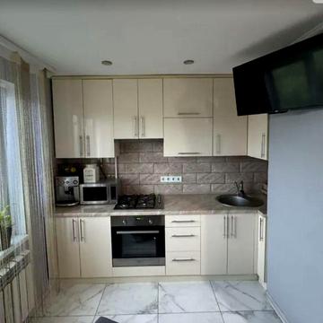 Продаж 1 кімнатної квартири з хорошим ремонтом! Вул. Відінська