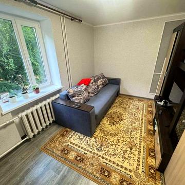 Продам 2 кімнатну квартиру ( провулок Кобера)