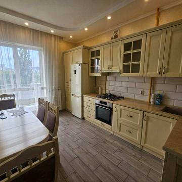 Оренда 2кім в центрі, вул Заньковецькоі