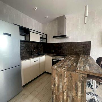 Светлая, стильная квартира в кирпичном доме – 80,7 м²