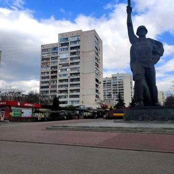 3 к. квартира 9/14 эт. кирп.  рядом с Метро "23 Августа", площ. 76 м2