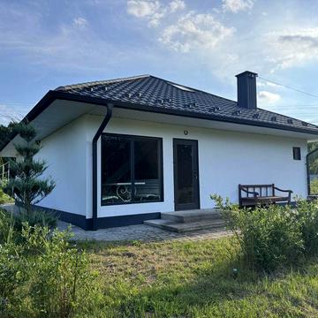 Будинок з банею біля кордону з Подьшею
